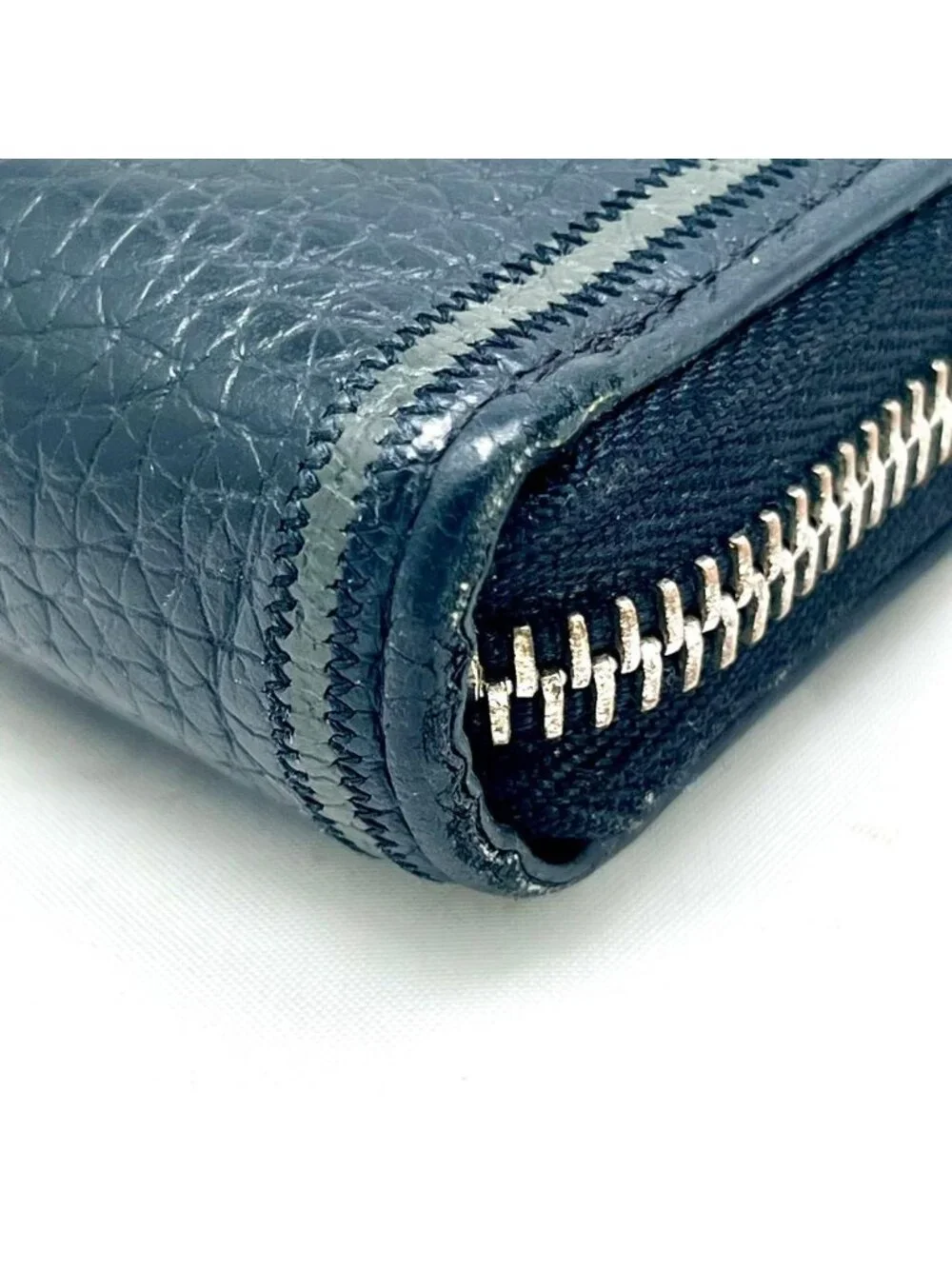 Louis Vuitton Taurillon Leather Vertical Zippy Wallet